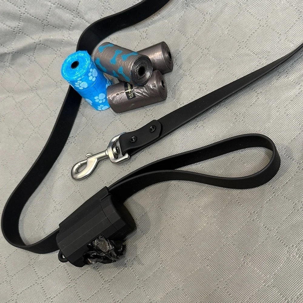 Black Dog Leash with Waste Bag Holder & 5 rolls of waste removal bags NWOT